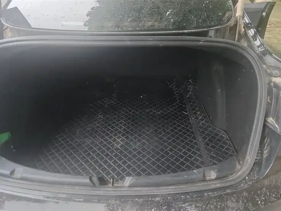 Tesla Model 3 — фото 2