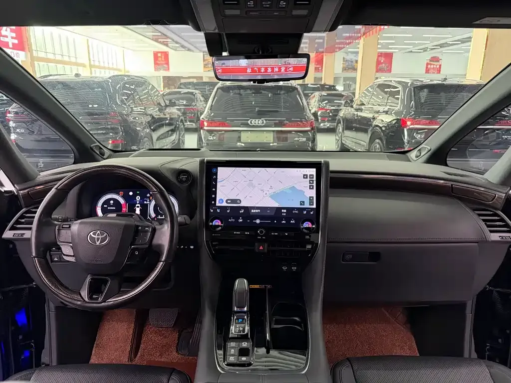 Toyota Alphard — фото 9