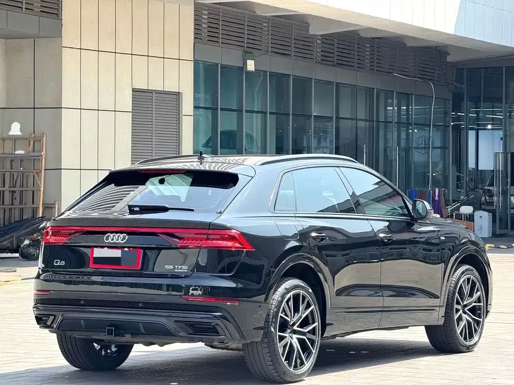 Audi Q8 — фото 4
