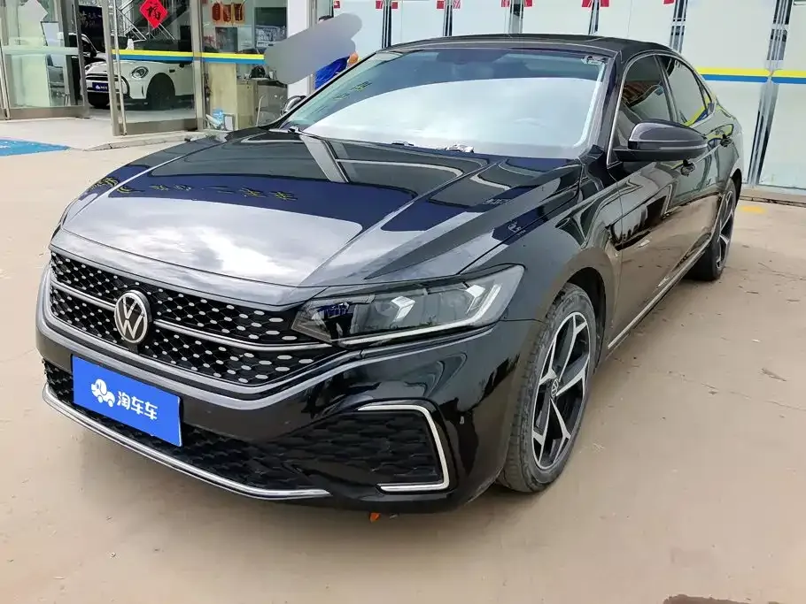 Volkswagen Passat — фото 1