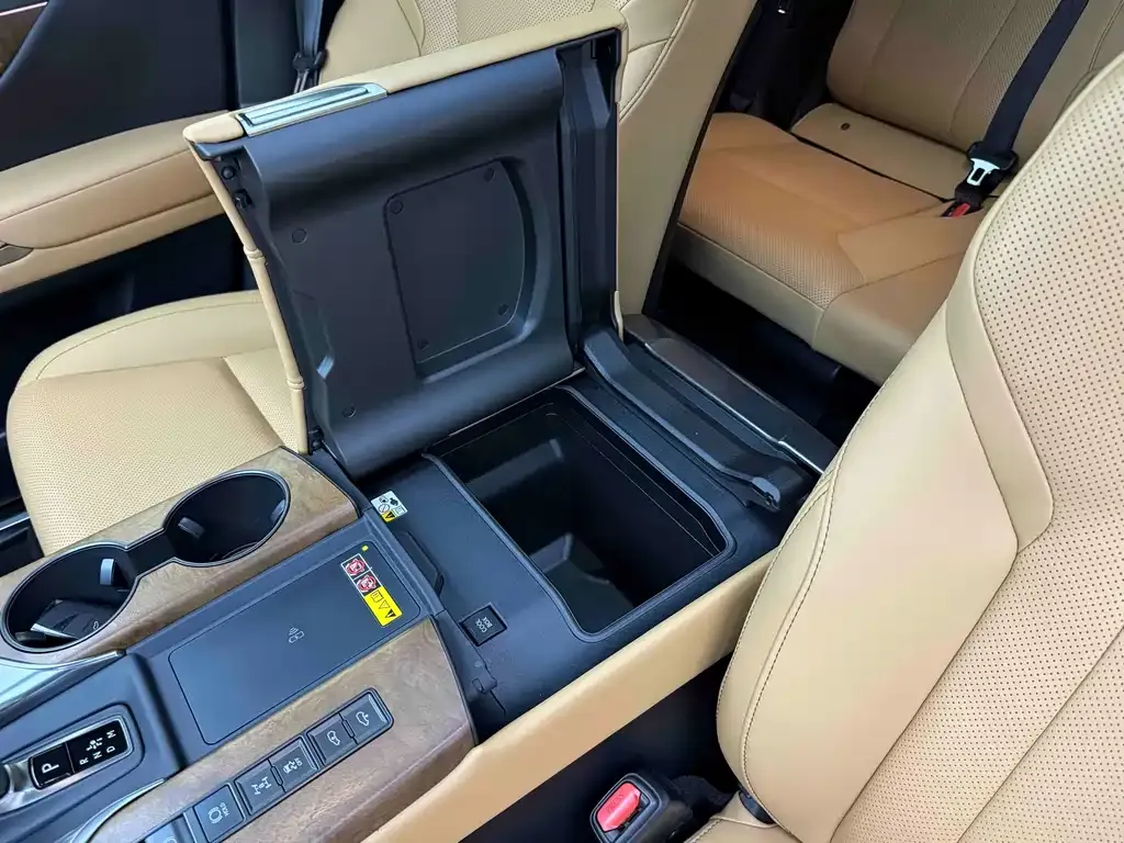 Lexus LX — фото 6