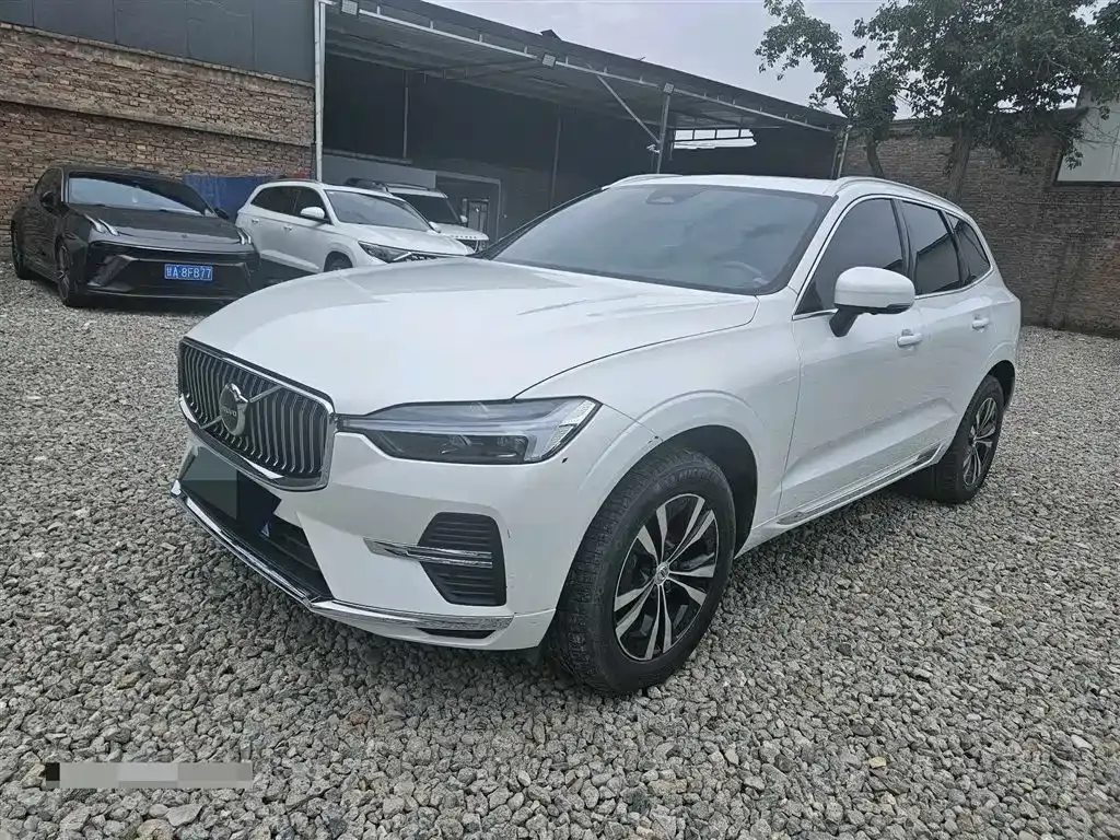 Volvo XC60 — фото 1