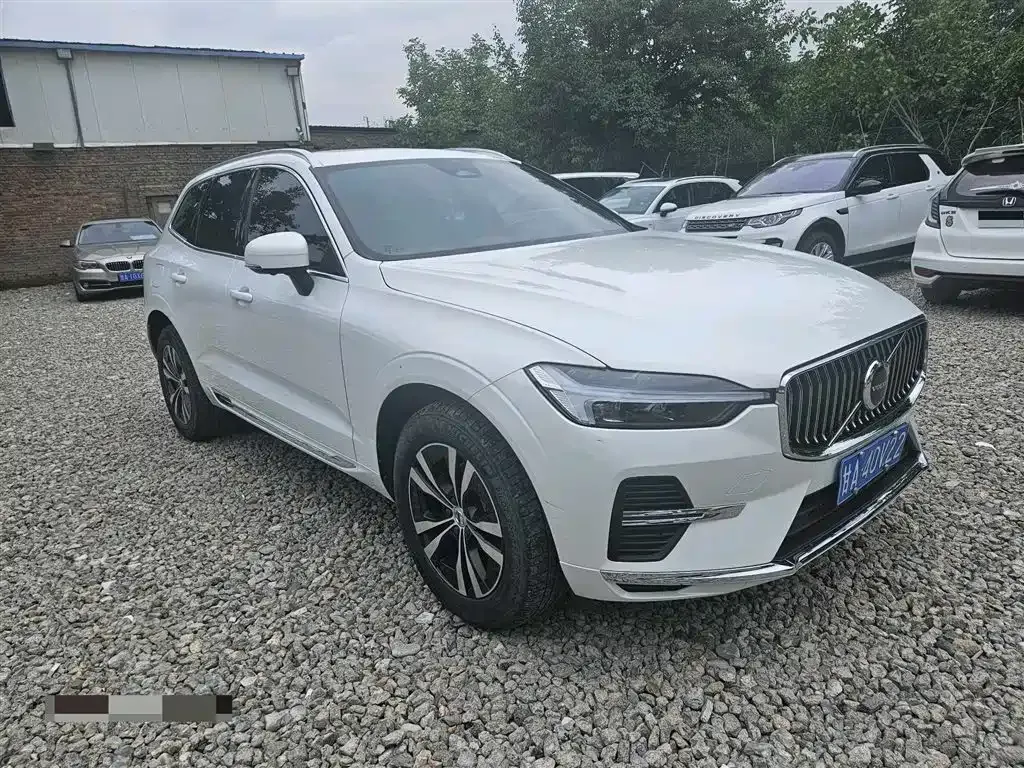 Volvo XC60 — фото 8