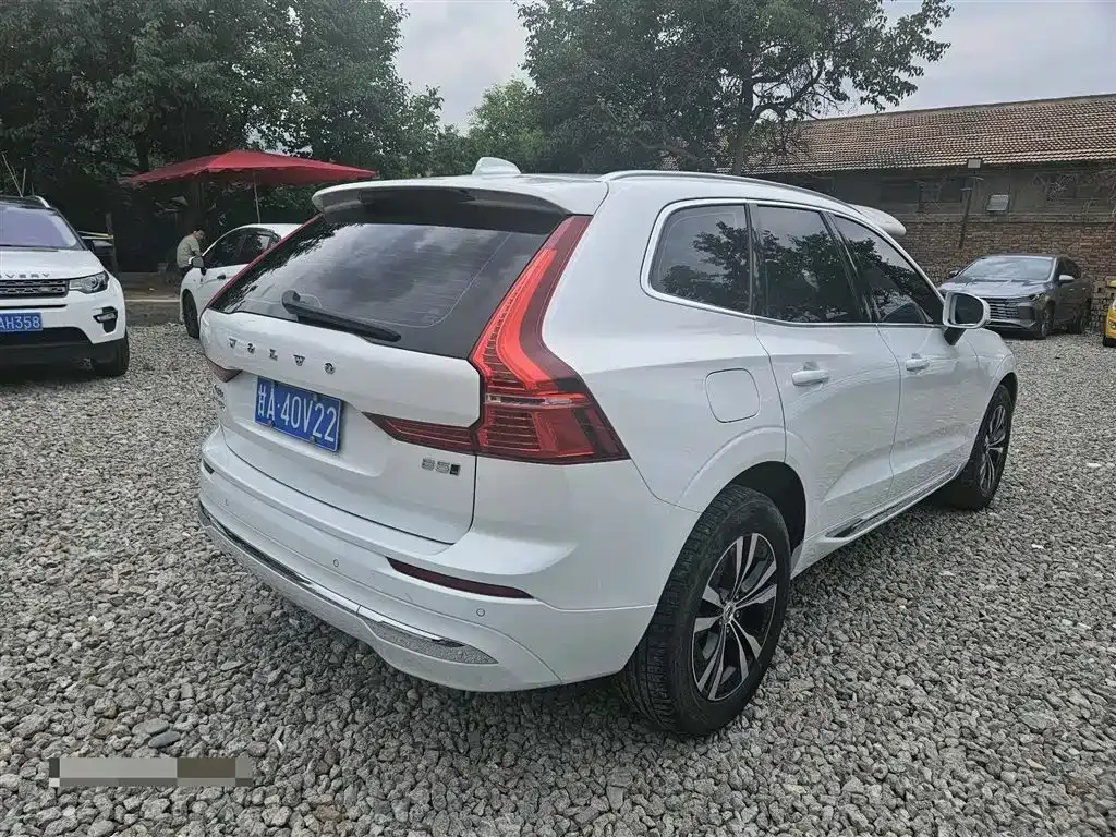 Volvo XC60 — фото 9
