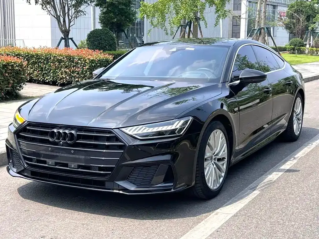Audi A7 — фото 1