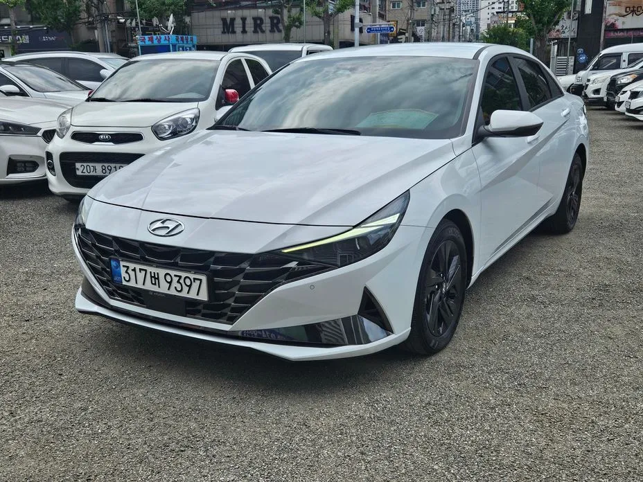 Hyundai AVANTE — фото 1