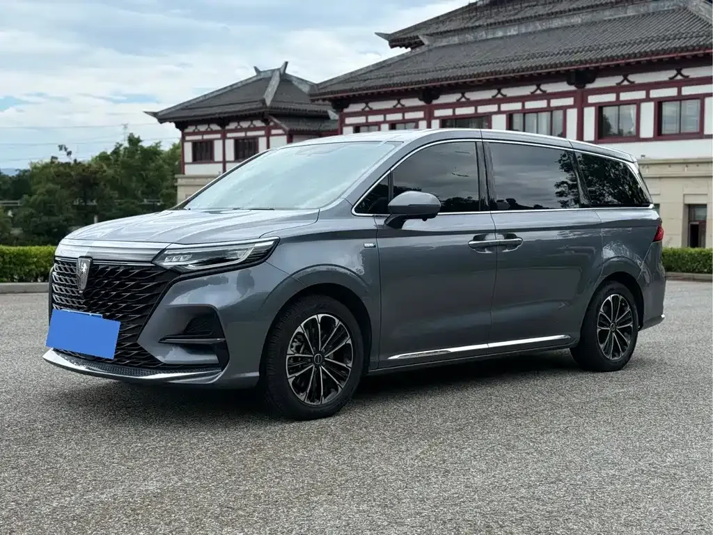 Roewe iMAX8 — фото 1