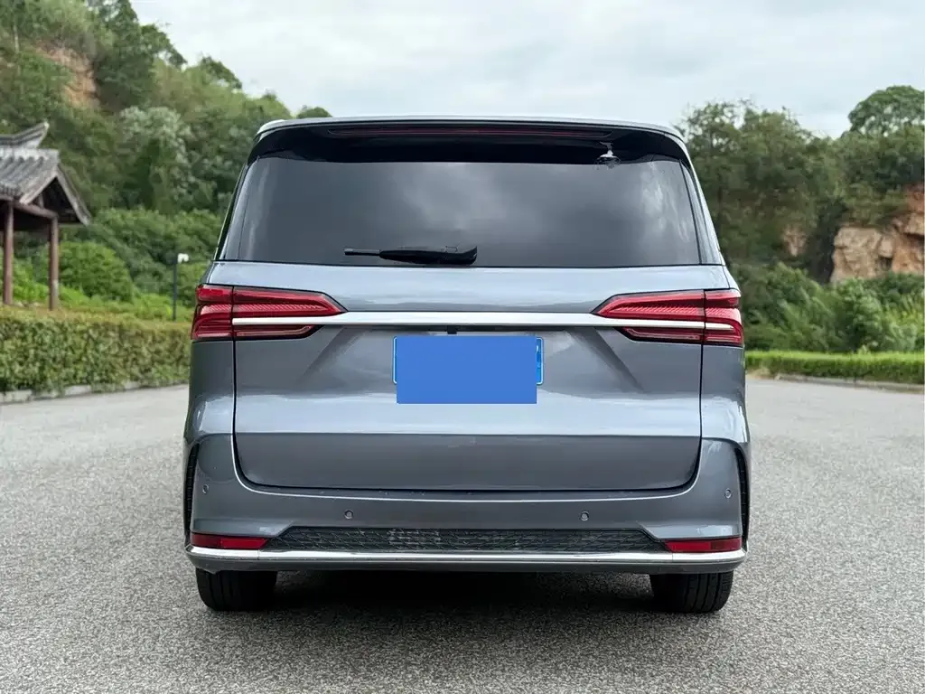 Roewe iMAX8 — фото 3