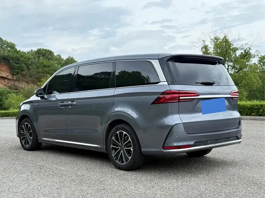 Roewe iMAX8 — фото 7