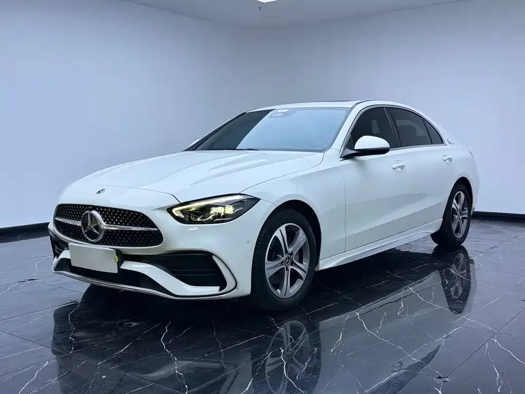 Mercedes-Benz C-Class — фото 1