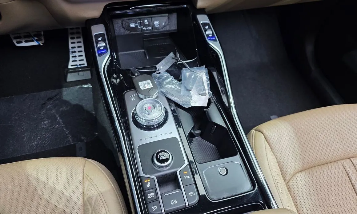 Kia Sorento — фото 7