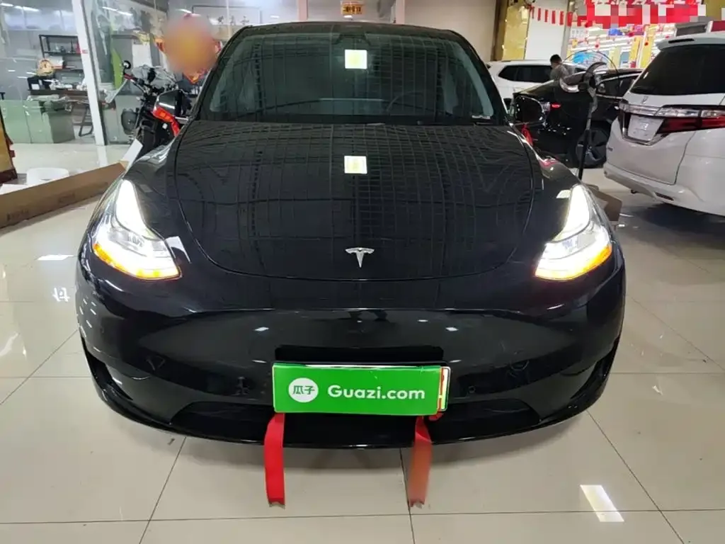 Tesla Model Y — фото 9