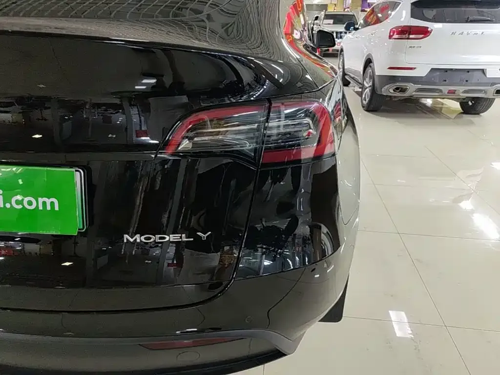 Tesla Model Y — фото 4
