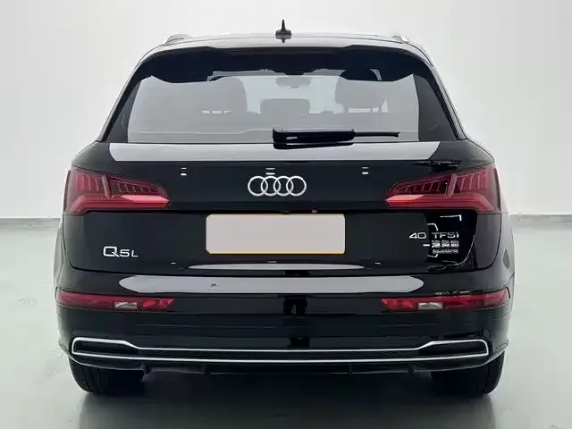 Audi Q5L — фото 10