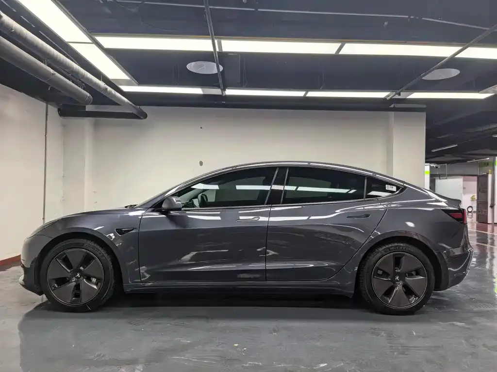 Tesla Model 3 — фото 5
