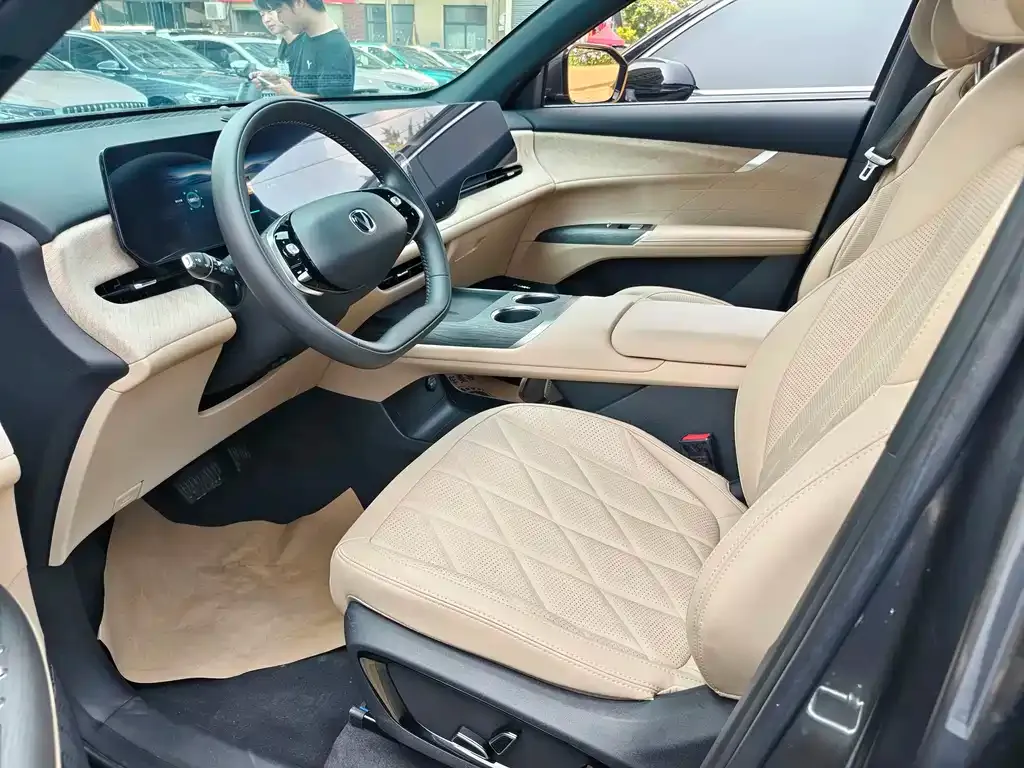 Changan CS75PLUS — фото 7