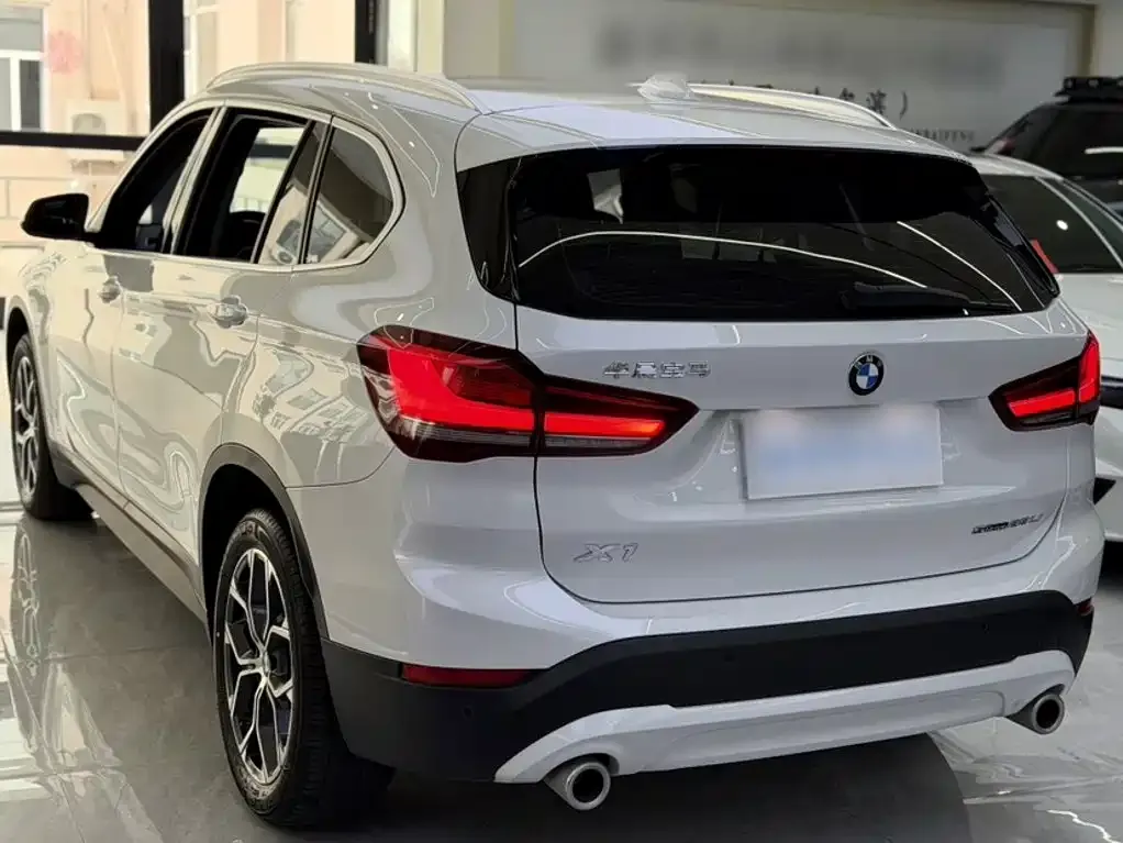 BMW X1 — фото 8