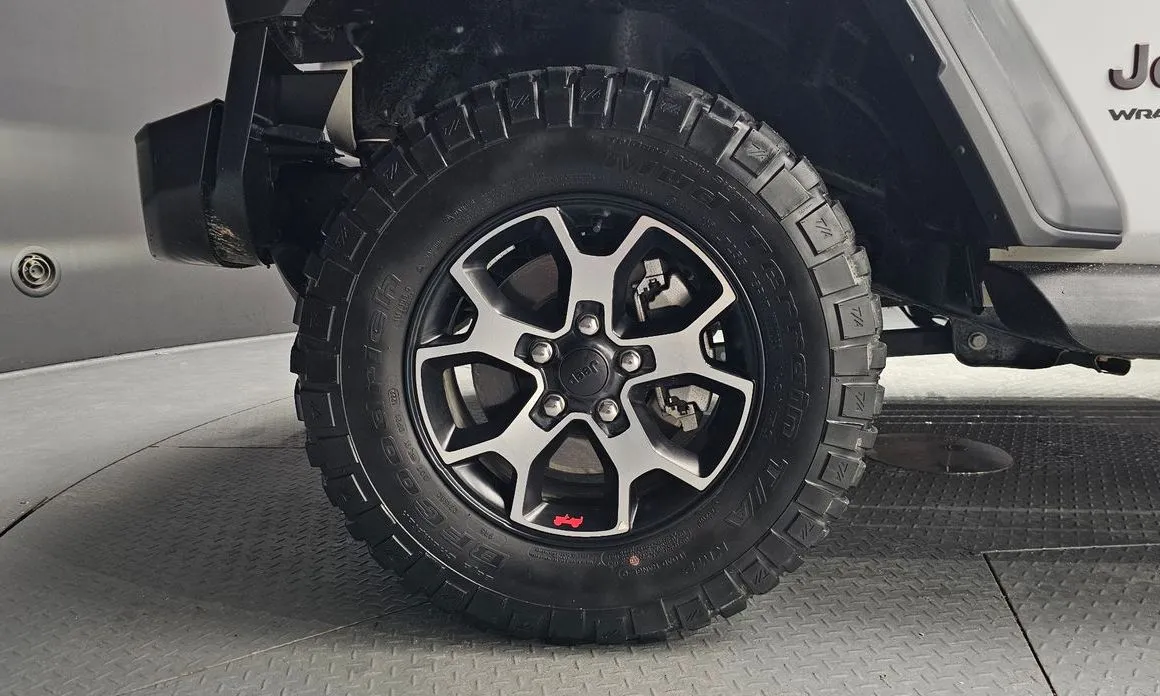 Jeep Wrangler — фото 10
