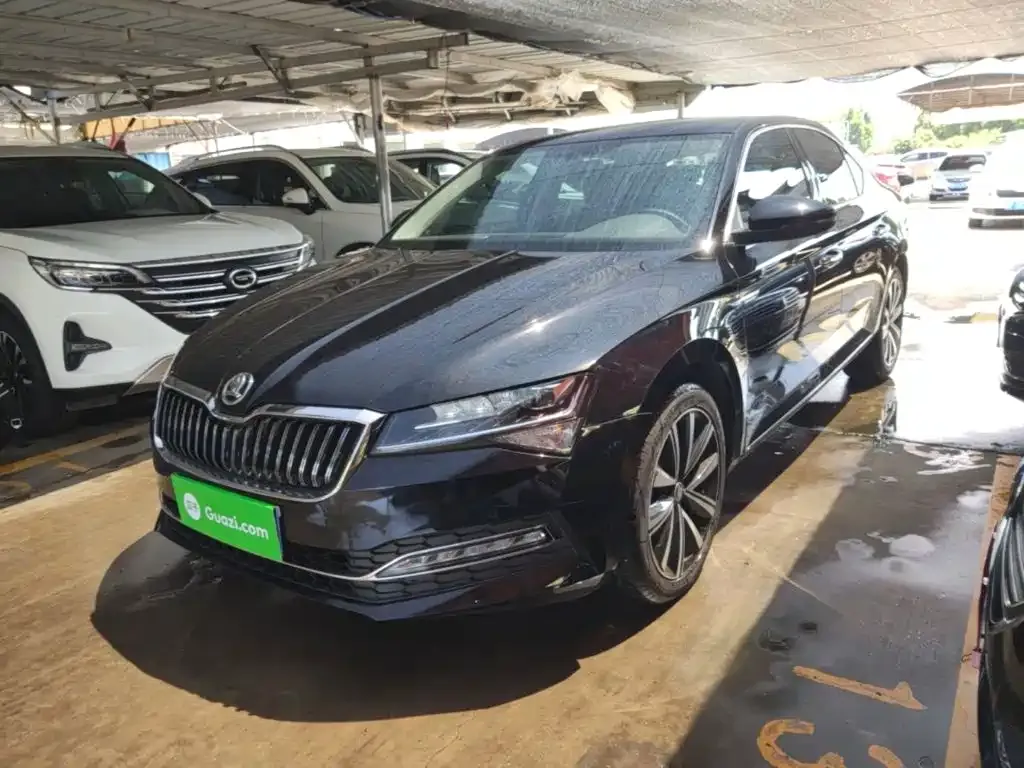 Skoda Superb — фото 1