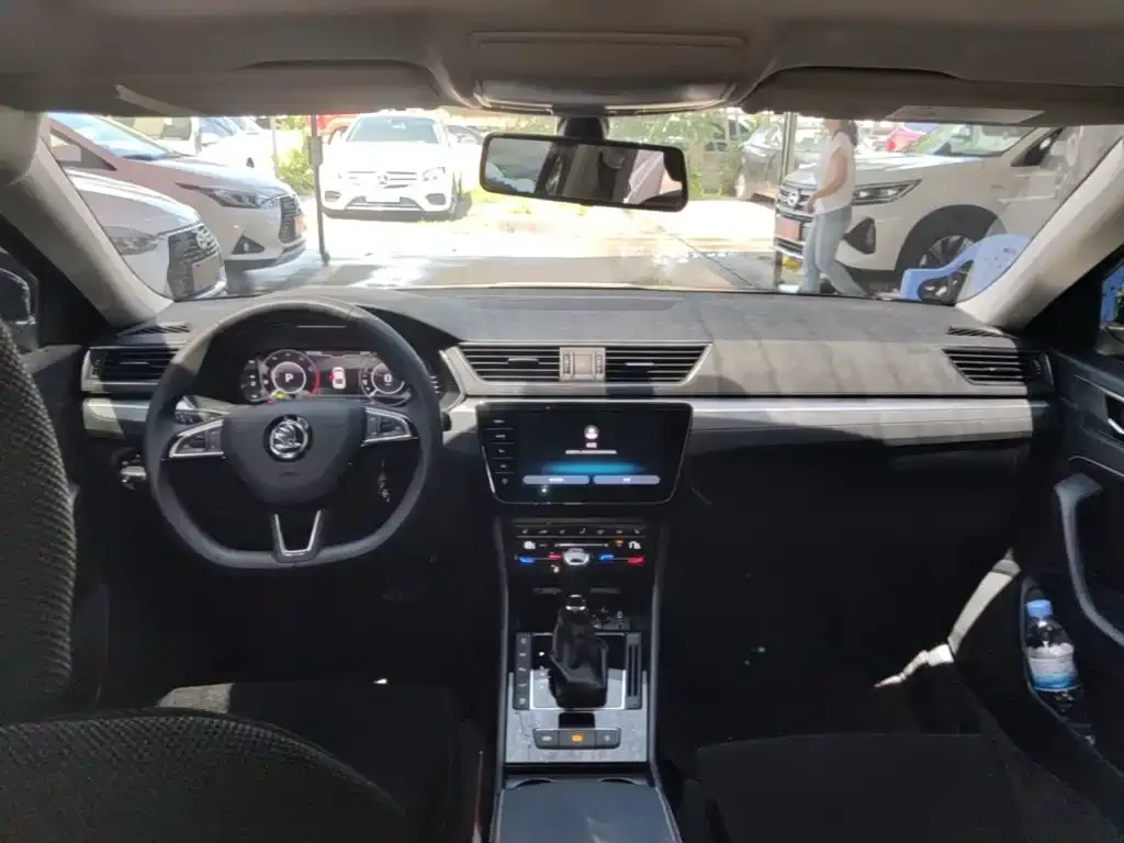 Skoda Superb — фото 2