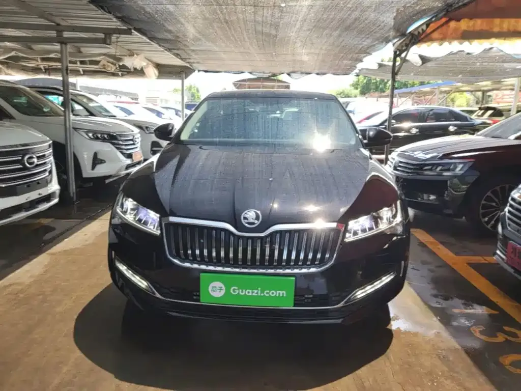 Skoda Superb — фото 8