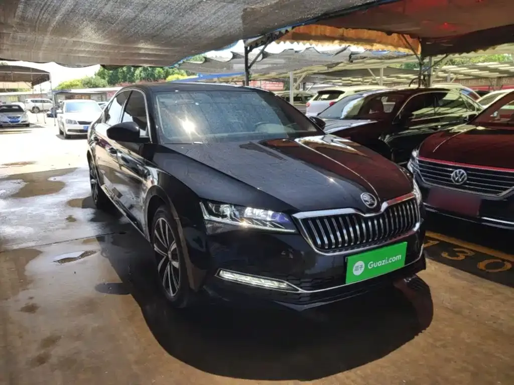 Skoda Superb — фото 10
