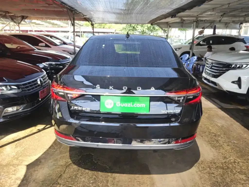 Skoda Superb — фото 3