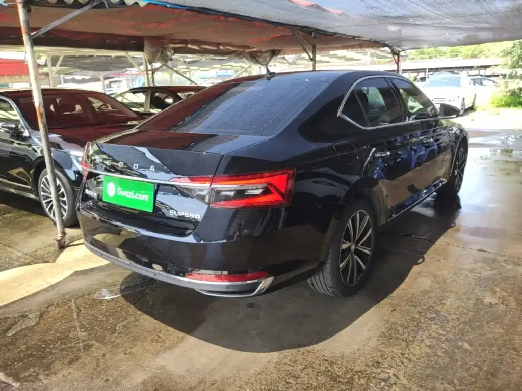 Skoda Superb — фото 9