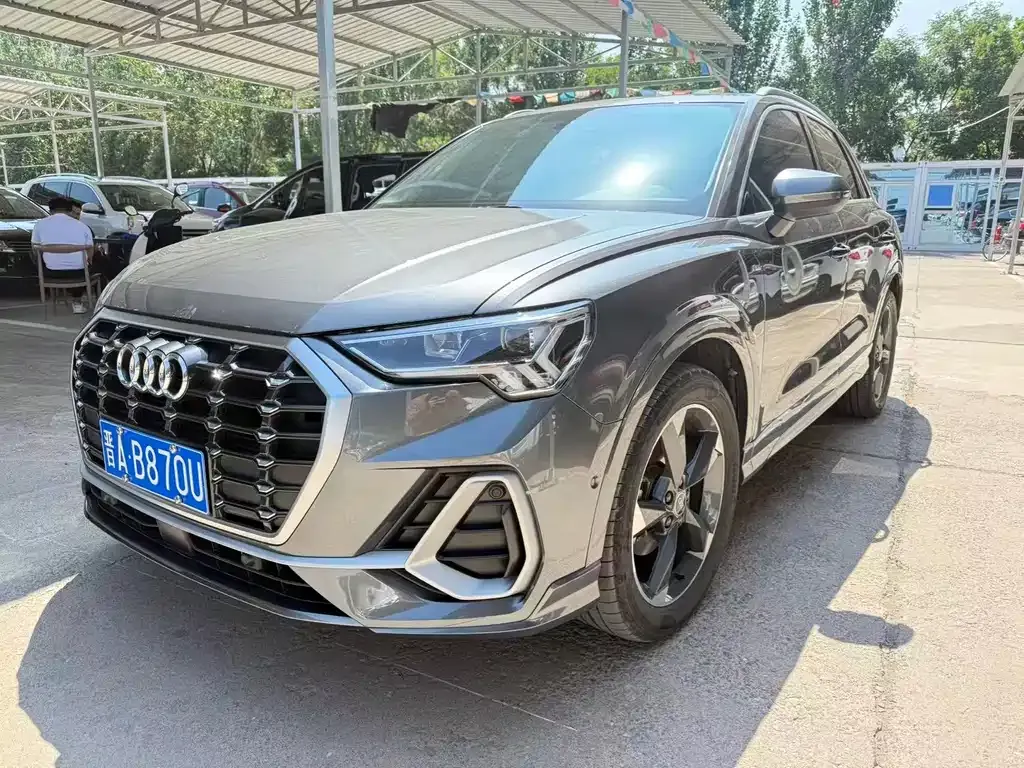 Audi Q3 — фото 1