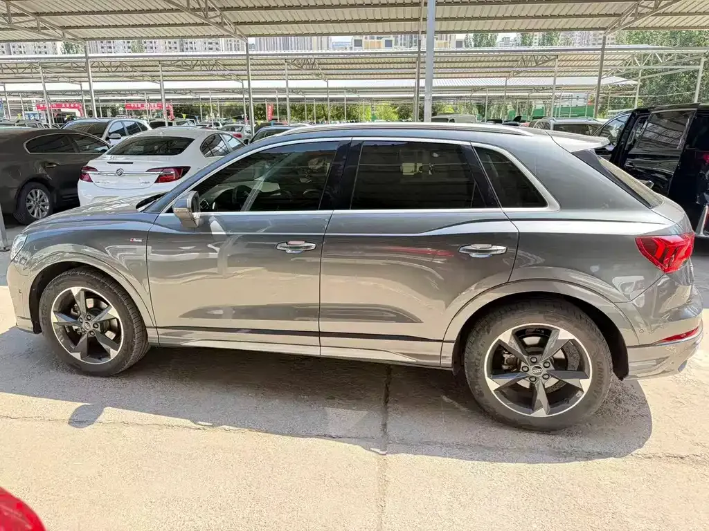 Audi Q3 — фото 10