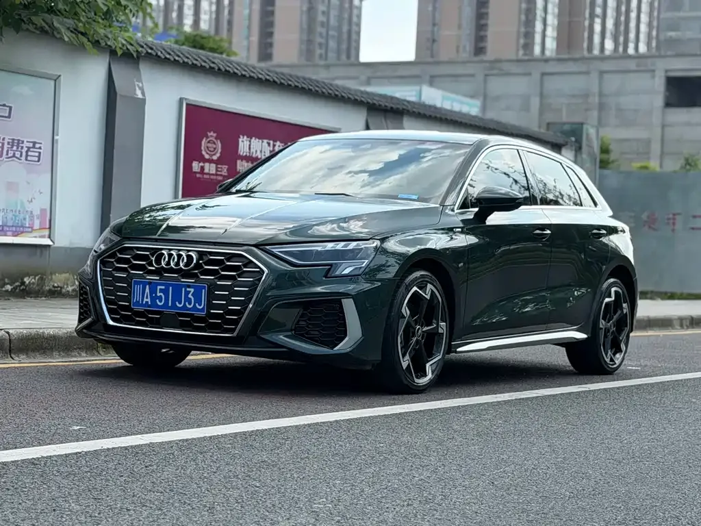 Audi A3 — фото 1