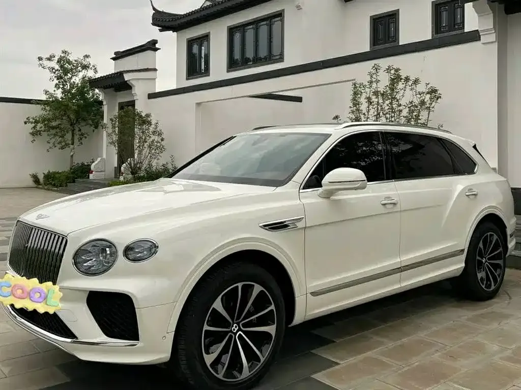 Bentley Bentayga — фото 1