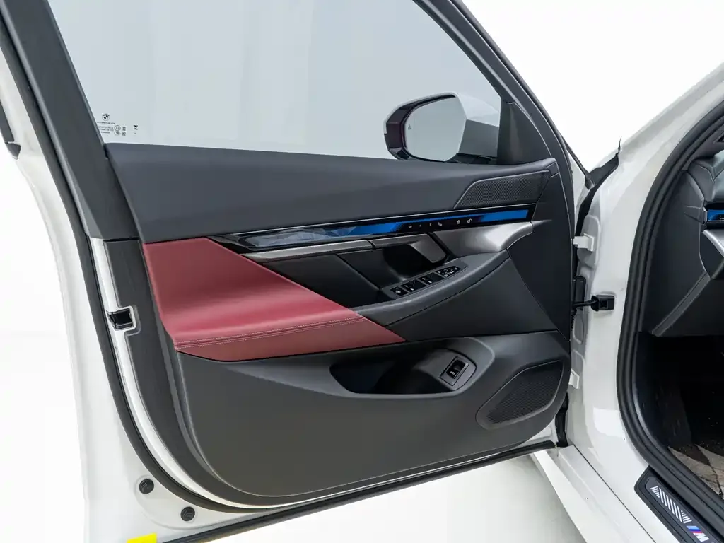 BMW i5 — фото 3