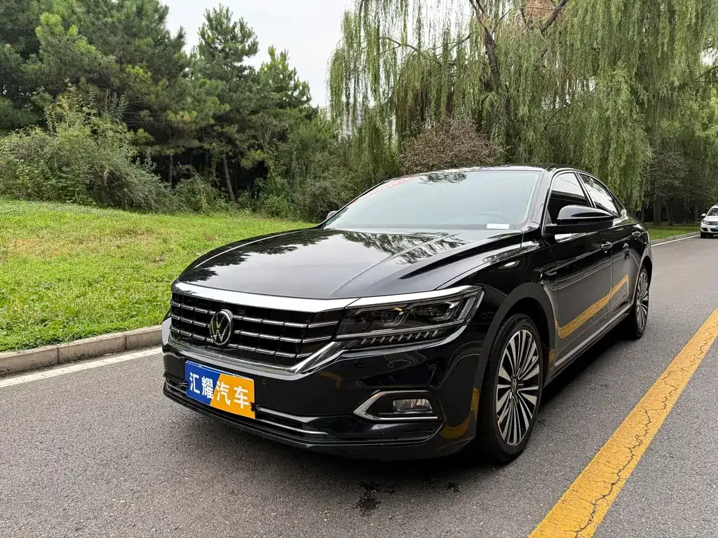Volkswagen Passat — фото 1