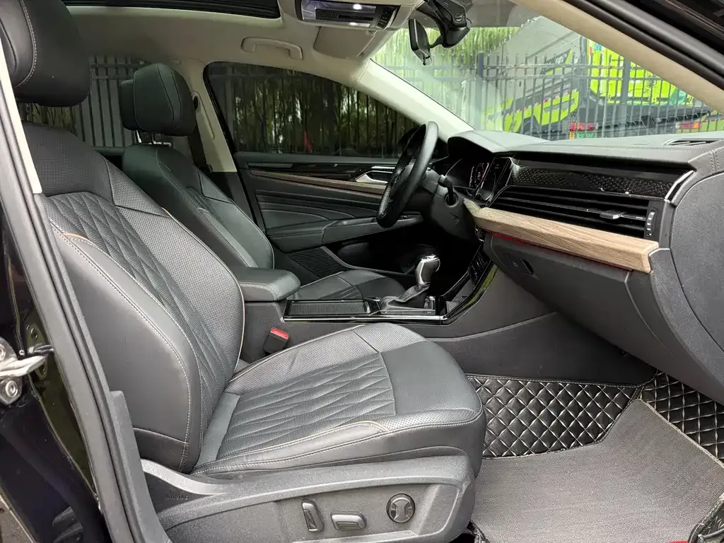 Volkswagen Passat — фото 6
