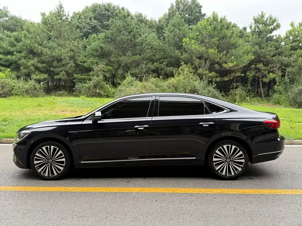 Volkswagen Passat — фото 9