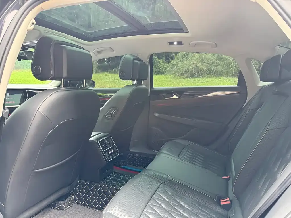 Volkswagen Passat — фото 5