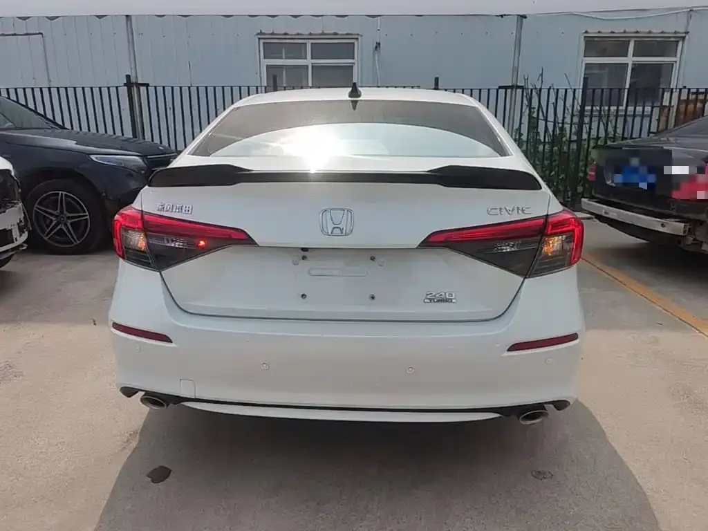 Honda Civic — фото 8