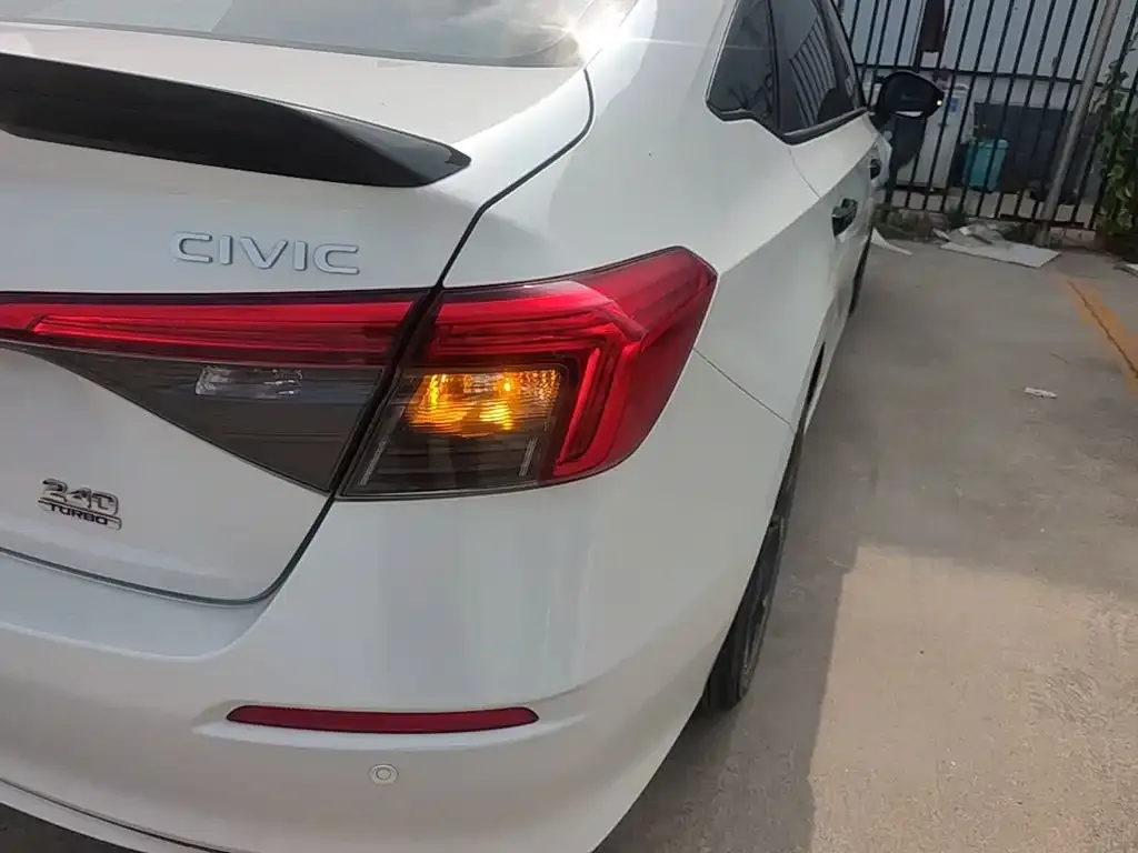 Honda Civic — фото 2