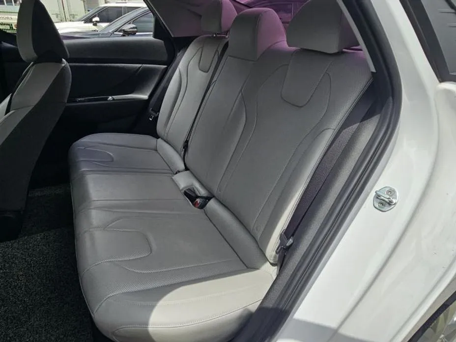 Hyundai AVANTE — фото 2