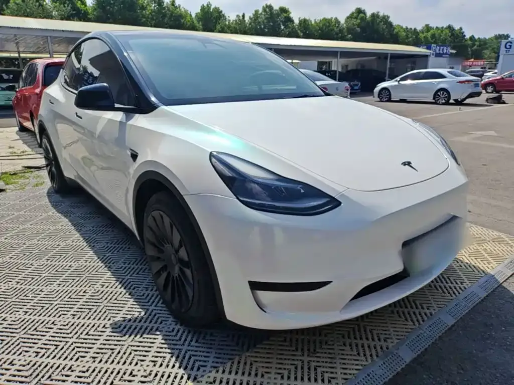 Tesla Model Y — фото 7