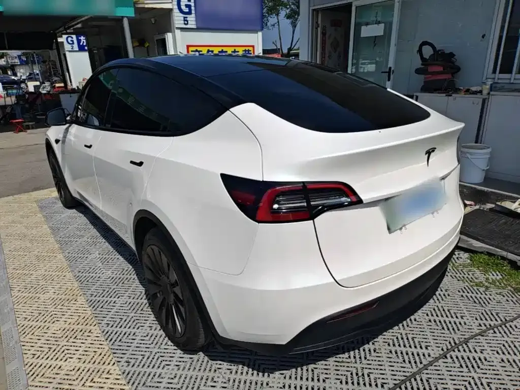 Tesla Model Y — фото 5