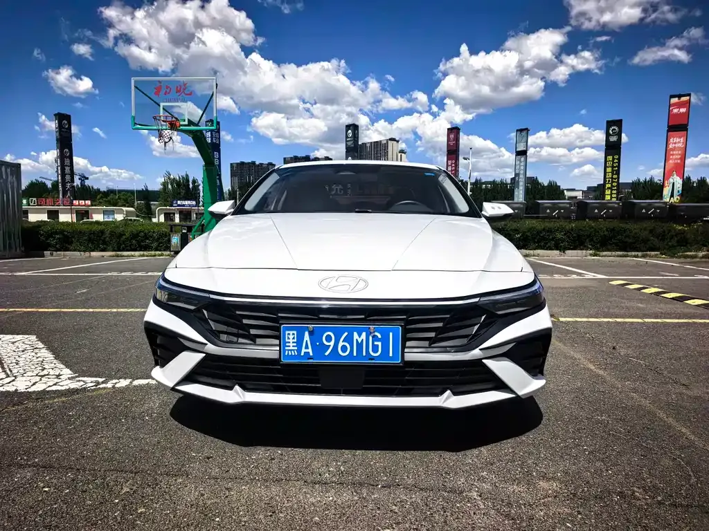 Hyundai Elantra — фото 9