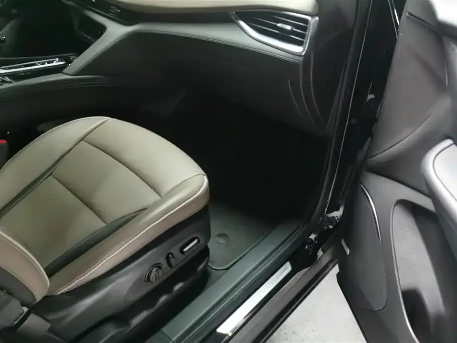 Buick Enclave — фото 10