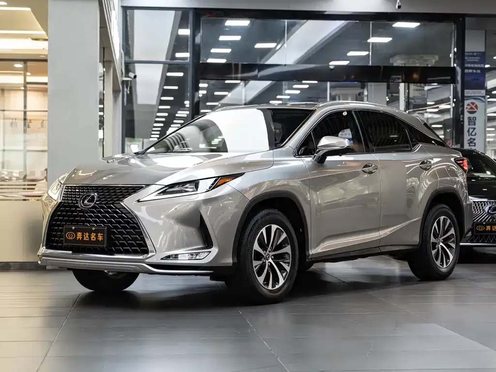 Lexus RX — фото 1
