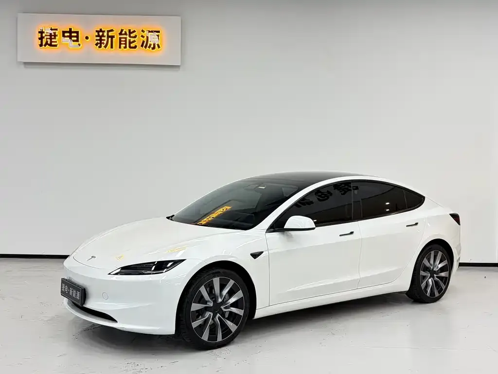 Tesla Model 3 — фото 1