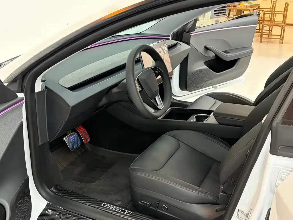 Tesla Model 3 — фото 10