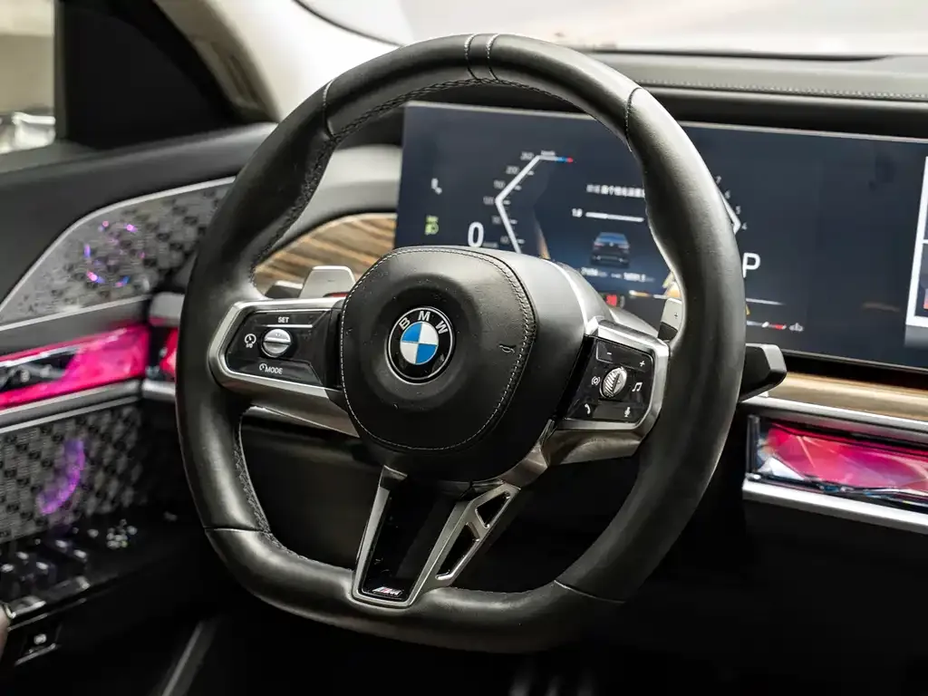 BMW 7 Series — фото 2