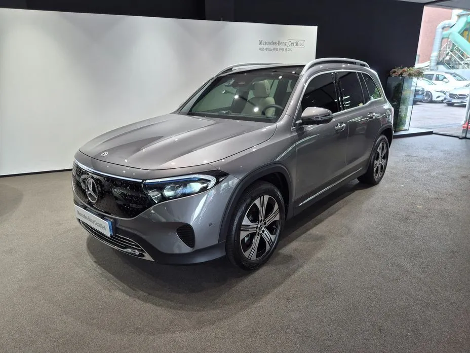 Mercedes-Benz EQB — фото 1