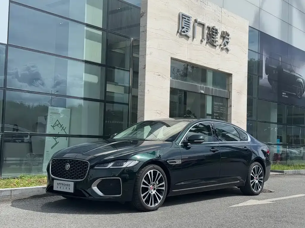 Jaguar XFL — фото 1